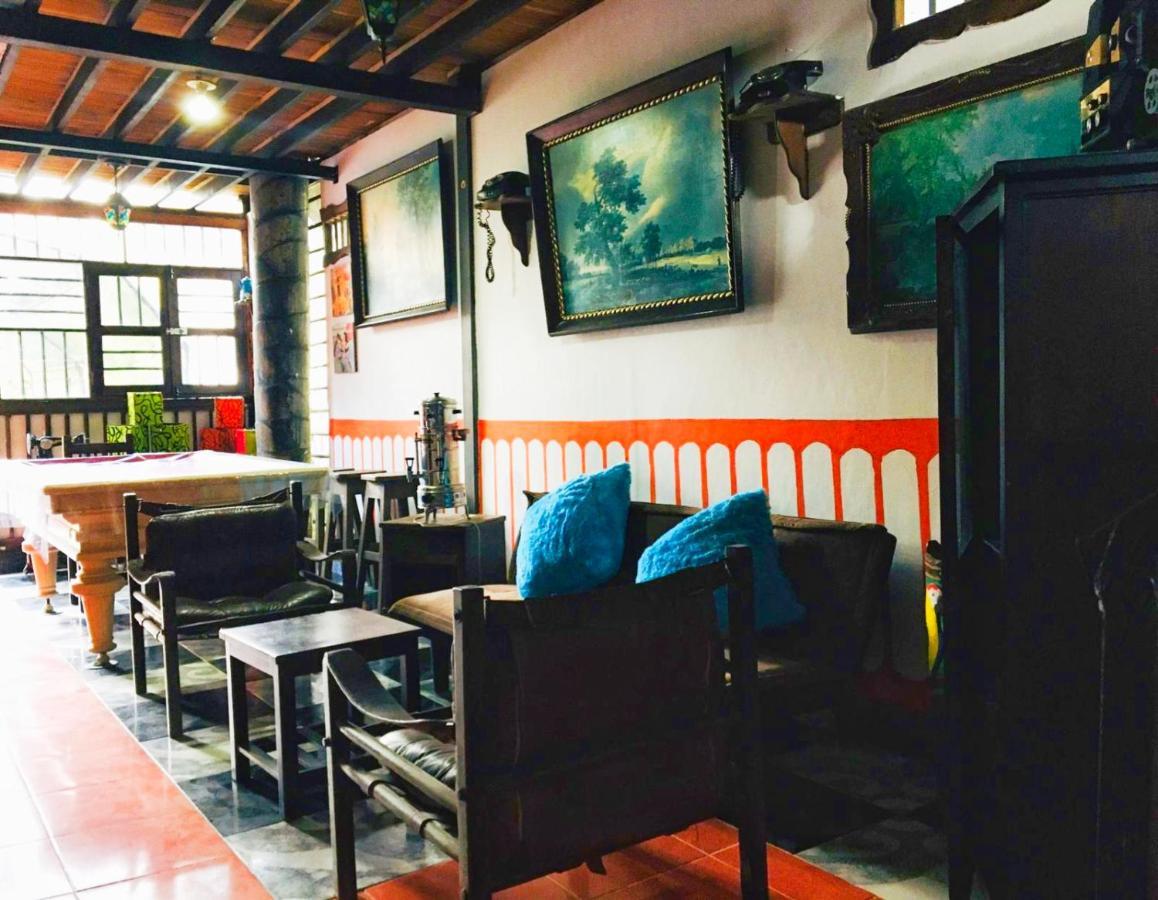 ホテル Casa Turistica Art-Velez サレント エクステリア 写真