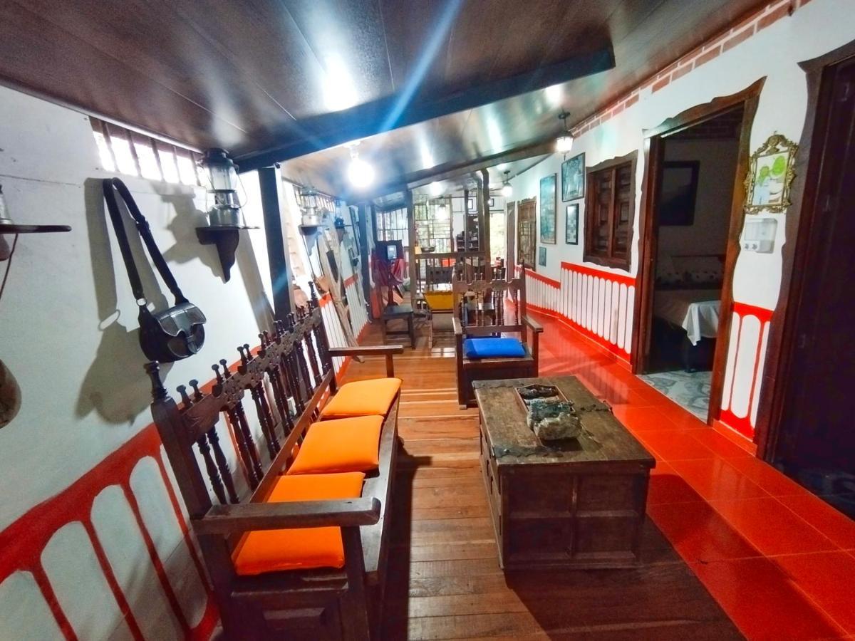 ホテル Casa Turistica Art-Velez サレント エクステリア 写真