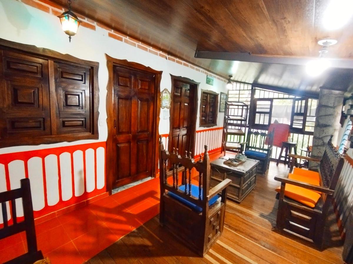 ホテル Casa Turistica Art-Velez サレント エクステリア 写真