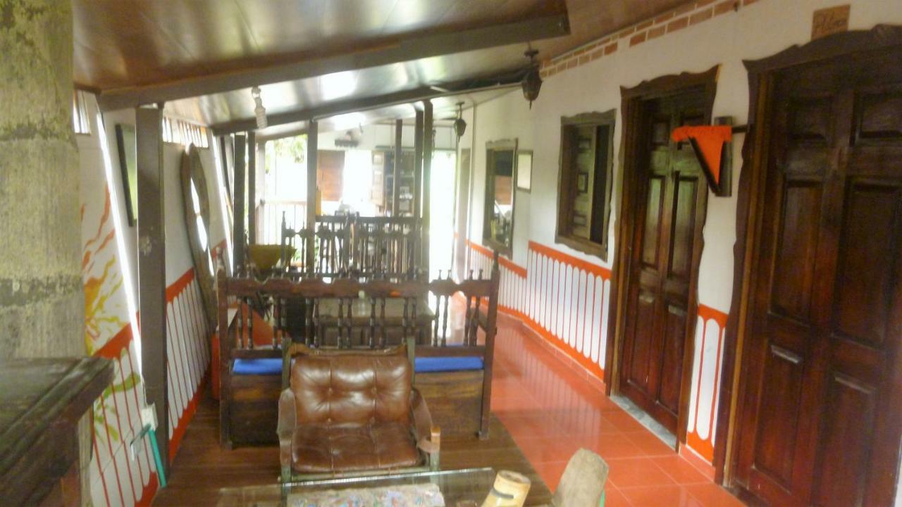 ホテル Casa Turistica Art-Velez サレント エクステリア 写真